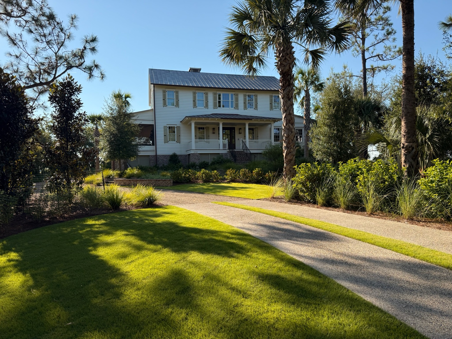 A Lowcountry residence settled into its marsh landscape