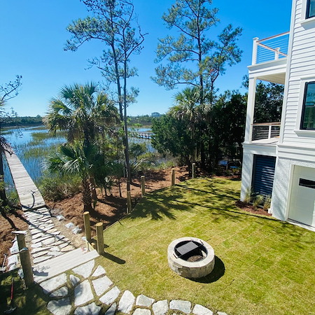 How to Design a Low-Maintenance Coastal Landscape That Thrives Year-Round
